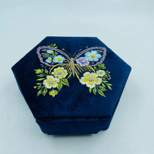 Organisateur de bijoux en bois de luxe de forme ovale + tissu en velours, broderie à la main, couleur et taille personnalisées, boîte de rangement pour colliers - Product Image 1