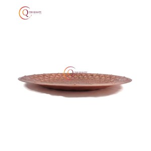 Utensilios de cocina Bandeja de servicio de cobre con plato de forma redonda y posavasos Vajilla para boda Bandeja hecha a mano Venta caliente de la India - Product Image 6