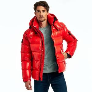 Veste polaire brillante à bulles à la mode pour hommes Manteau d'hiver à capuche imprimé de logo personnalisé avec service OEM - Product Image 1
