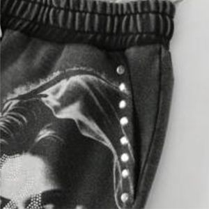 Shorts de survêtement décontractés tendance personnalisés en tissu Oxford 100 % coton avec imprimé graphique et broderie, effet vieilli et délavé à l'acide pour l'été - Product Image 4