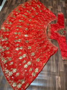 Magnifique collection de lehenga choli traditionnel d'hiver tendance avec fausse fourrure - Product Image 4