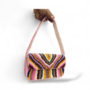 Sac à bandoulière à rabat perlé fait main avec motif œil bleu et blanc, accessoire de soirée tendance - Product Image 2
