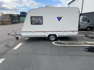 Achetez une caravane de voyage de luxe de haute qualité, adaptée aux familles, avec toit rigide, salle de bain indépendante et auvent extérieur en promotion - Product Image 2