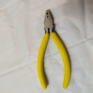 Poignée en caoutchouc pour la pêche à la mouche Porte-aiguille de pêche en acier inoxydable Outils pour enlever les hameçons de pêche à la mouche Clampby Sigal Medco - Product Image 1