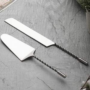 Elegante cuchillo para servir pasteles de acero inoxidable con diseño simple perfecto para cocina minimalista y tareas diarias para servir pasteles - Product Image 4