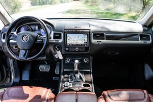 Volkswagen Touareg TDI Executive 2015 Impecable - Product Image 3