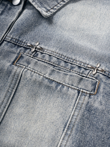 แจ็กเก็ตผ้ายีนส์หมุดย้ำสำหรับผู้ชายเสื้อผ้ายีนส์ออกแบบได้ตามต้องการ - Product Image 4