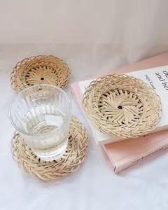 Juego de posavasos de ratán natural hecho a mano para tazas y posavasos tejidos ecológicos, Decoración de mesa rústica, estilo bohemio, uso doméstico - Product Image 1