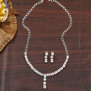 20,25 TDW Esmeralda y collar de diamantes de corte redondo Oro blanco de 18K Collar de diamantes cultivados en laboratorio Joyería - Product Image 1