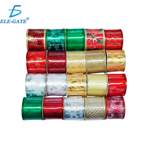 Nastri Natalizi in Rosso, Verde, Oro e Argento con Disegni Assortiti, 6,3 cm X 2,7 m per Rotolo - Product Image 6
