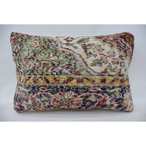 Oreiller Kantha en laine patchwork Paisley vintage multicolore de 16x24 pouces tissé à la main avec un motif complexe - Product Image 1
