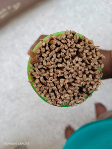 Palo de escoba de coco resistente de 36 pulgadas perfecto para limpiar espacios al aire libre jardines patios y calles con agarre fuerte - Product Image 3