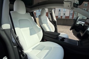 Tesla Model Y Performance 2023 Usado Premium, Doble Motor, Tracción en las Cuatro Ruedas, 303 Millas de Autonomía - Product Image 5