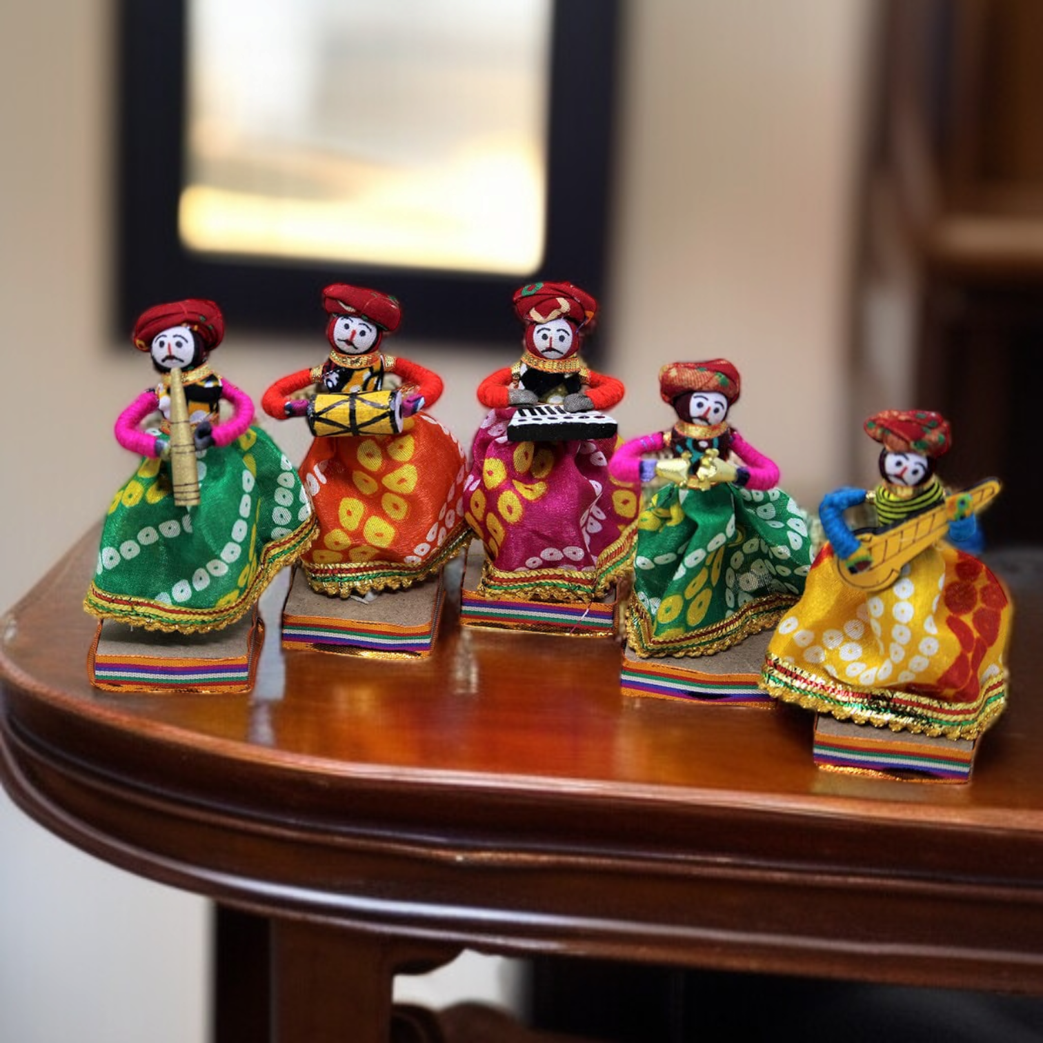 มีสีสัน