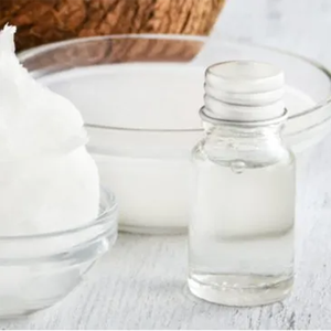 Fournisseur d'huile de noix de coco vierge en vrac d'huile de noix de coco naturelle pressée à froid et non raffinée pour l'industrie alimentaire, cosmétique et du bien-être - Product Image 2