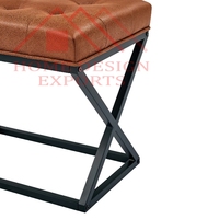 Pouf ottoman en cuir marron à capitonnage manuel