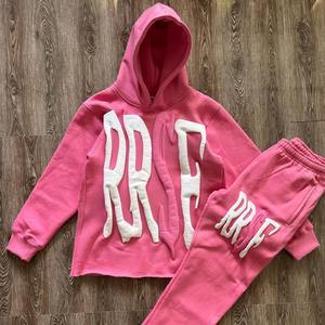 Conjunto de chándal de invierno personalizado del fabricante para sudadera con capucha, pantalones acampanados, jogger de tela de rizo, talla grande, con pedrería - Product Image 1