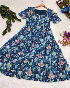 Robe longue d'été en coton à imprimé floral - Product Image 1