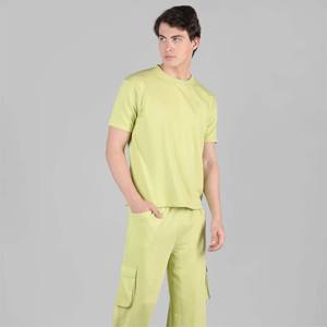 Ensemble coordonné imprimé pour hommes de qualité supérieure-Confortable et élégant-Idéal pour les vêtements décontractés et les vacances - Product Image 1