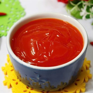 Salsa de Tomate, Ajo y Chile Rojo Kosher Certificada Silk Chains 850g, Sabor Vietnamita Picante y Dulce, 12% Brix, Envasada en Botella a Granel, Sal - Product Image 1