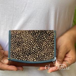 Cartera de mano de piel de cuero reciclado, monedero pequeño de piel con estampado de animales con estilo, monedero de usos múltiples - Product Image 1