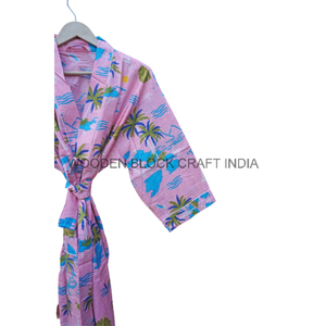 Kimono à encolure en V avec un design simple en tissu 100% coton et un imprimé floral pour une tenue décontractée pour le soulagement du stress. - Product Image 3