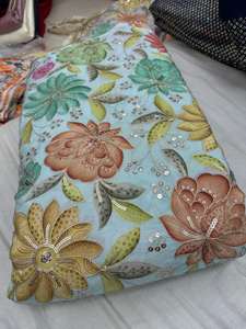 Tela de Viscosa Natural Crepé de Alta Calidad con Textura de Alta Torsión para un Acabado Suave y Perfecto para Otoño - Product Image 5