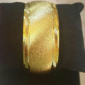 Brazaletes de latón de dos juegos de pulido de oro indio puro para mujeres Diseño clásico y evento cultural Calidad elegante - Product Image 1