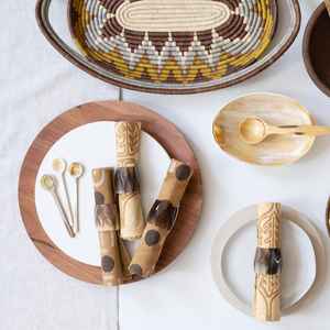 Bol de service de luxe en corne de buffle naturelle de haute qualité avec des tons organiques riches pour la vie moderne rustique au prix de gros - Product Image 1