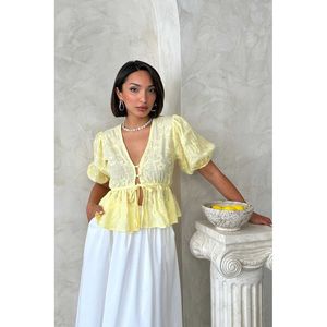 Blusa TOPSHOW para Mujer, Color Rosa, 100% Algodón Voile, Bordada, con Lazo Delantero, Corte Regular, Mangas Cortas, Estilo Casual - Product Image 2