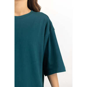 เสื้อยืดไหมพรมโอเวอร์ไซส์สำหรับผู้หญิง WM-KTP-SS26-03-A ผ้าฝ้ายระบายอากาศ น้ำหนักเบา สวมใส่สบาย รับผลิตแบบ OEM ODM เสื้อผ้าฤดูร้อนรักษ์โลก - Product Image 2