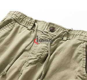 Nouveau pantalon coupe-vent tendance pour hommes Short cargo en toile à motif uni pour la course à pied et le jogging avec impression numérique - Product Image 5