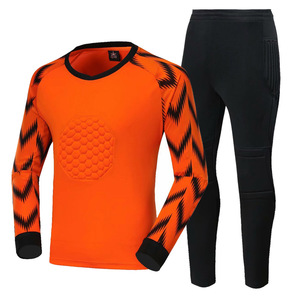 Vente en gros d'uniformes de gardien de but de football personnalisés maillot rembourré à manches longues et short kit de gardien de but de football professionnel - Product Image 3
