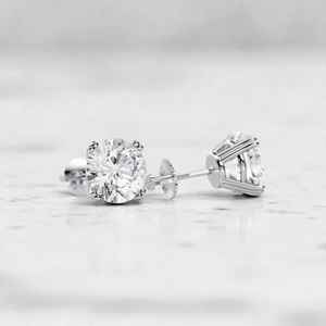 Pendientes Clásicos de Moissanita con Corte Redondo y Cierre de Rosca, Joyería de Lujo en Plata de Ley 925 con Baño de Oro y Rodio, Pendientes Solitarios - Product Image 2
