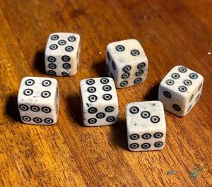 100% ลูกเต๋ากระดูกควายสำหรับเล่นเกมหรือเล่นเกมลูกเต๋าลูโด้ตามสั่งสำหรับเกมกระดานหัตถกรรมจากมูอาห์ - Product Image 2