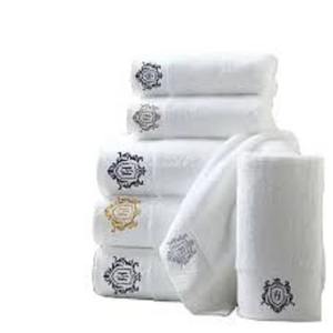Serviettes de bain à main d'hôtel de luxe 100% coton avec logo personnalisé tissé compressé prêt à expédier pour la vente - Product Image 4