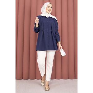 Camisa informal azul marino de popelina con botones ajustables en la cintura, estilo sencillo con un toque elegante - Product Image 1