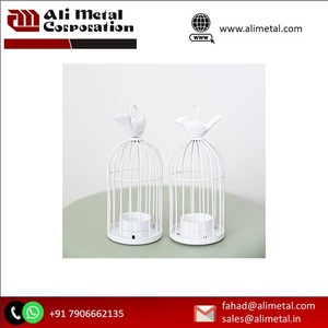 Lanternes intérieures/extérieures en métal blanc au design personnalisé pour le jardin, la maison et la décoration de mariage Cadeau de Noël parfait avec des caractéristiques d'oiseaux - Product Image 2