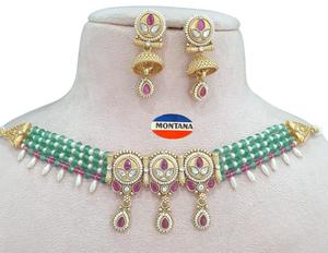 Ensemble de colliers traditionnels Style classique Ensemble de colliers en pierre et perles de Kundan plaquées or - Product Image 1