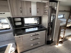 Compre casas rodantes bastante usadas Remolques de viaje Caravana Camper Remolque fácilmente disponible Remolque Camper usado personalizado barato - Product Image 2