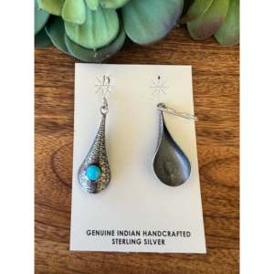 Boucles d'oreilles pendantes Harold Joe vintage plaquées or, turquoise et argent sterling, avec pendentif goutte d'eau et perles, style élégant - Product Image 5