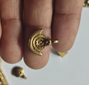 Pendentif en macramé fait main plaqué or avec motif spirale en relief, 10 à 15 mm, pour la création de bijoux, cadeau d'anniversaire pour enfants - Product Image 1