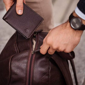 Portefeuille en cuir de mode pour hommes Prix de gros sécurisé Portefeuille artisanal classique Utilisation commerciale Portefeuille en cuir élégant et étonnant pour hommes - Product Image 1