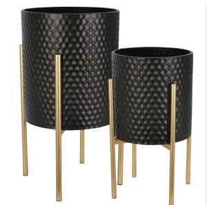 Set of 2 High Demanding Powder Coated Garden Flower Pots Customized for Sale Elegant Planters for Outdoor Decor - Product Image 4