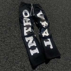 Pantalons de jogging évasés pour hommes en gros, personnalisables, en molleton uni, empilés - Product Image 3