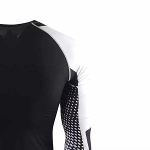 ชุดป้องกันผื่นคันสำหรับผู้ชายชุดเทรนนิ่งเข้ารูป - Product Image 5