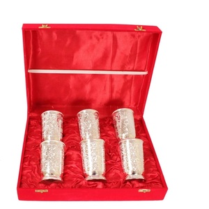 Meilleur coffret cadeau promotionnel pour les entreprises Plateau rond en émail sculpté à la main de 3 plats et assiettes de luxe personnalisés pour le festival de Diwali - Product Image 2