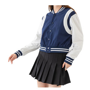 Chaquetas universitarias de invierno para mujer con forro de lana transpirable relleno de algodón piel de oveja decoración de letras de cuero hecho a mano Pakistán - Product Image 1