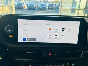 Increíble Lexus ES Hybrid 300h FWD 2023 en perfectas condiciones con poco kilometraje en stock, ofrecido a una oferta increíble que no querrás perderte - Product Image 4