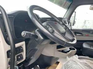 COMPRE AHORA AL MEJOR PRECIO, EN VENTA, Camión Semirremolque Usado 2025 589 Sleeper - 510HP, LISTO PARA ENVIAR A TODO EL MUNDO - Product Image 3